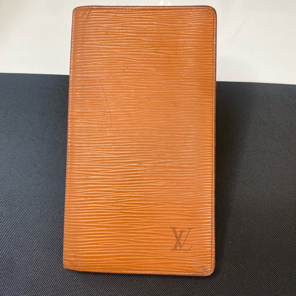 Louis Vuitton Orange Epi pocket agenda/Wallet